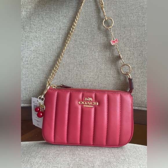 NWT！COACH NOLITA 19 WITH CHAIN WITH LINEAR QUILTING （COACH C8302）gift receipt